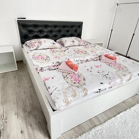 Apartament Linistit / Cozy Apartment Câmpulung Moldovenesc エクステリア 写真