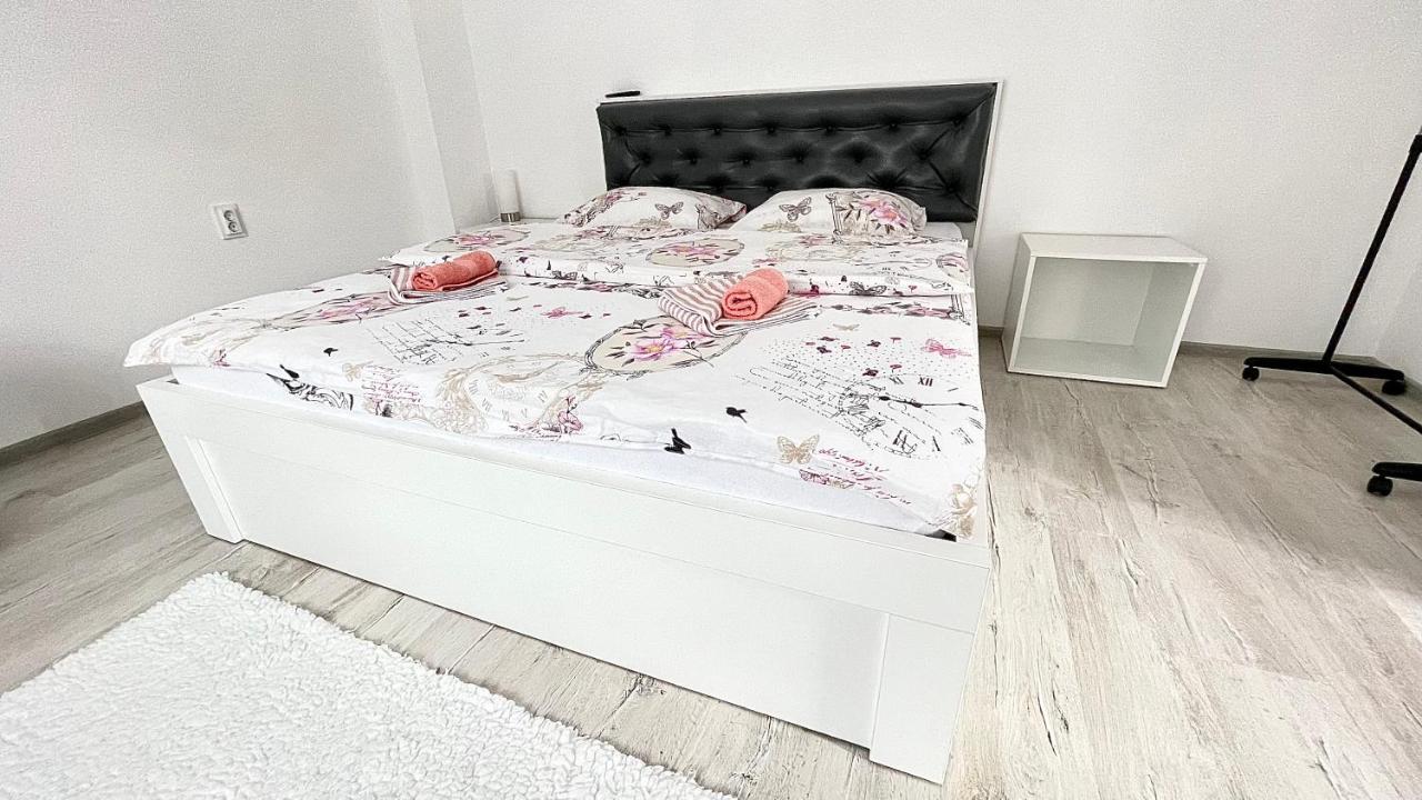 Apartament Linistit / Cozy Apartment Câmpulung Moldovenesc エクステリア 写真
